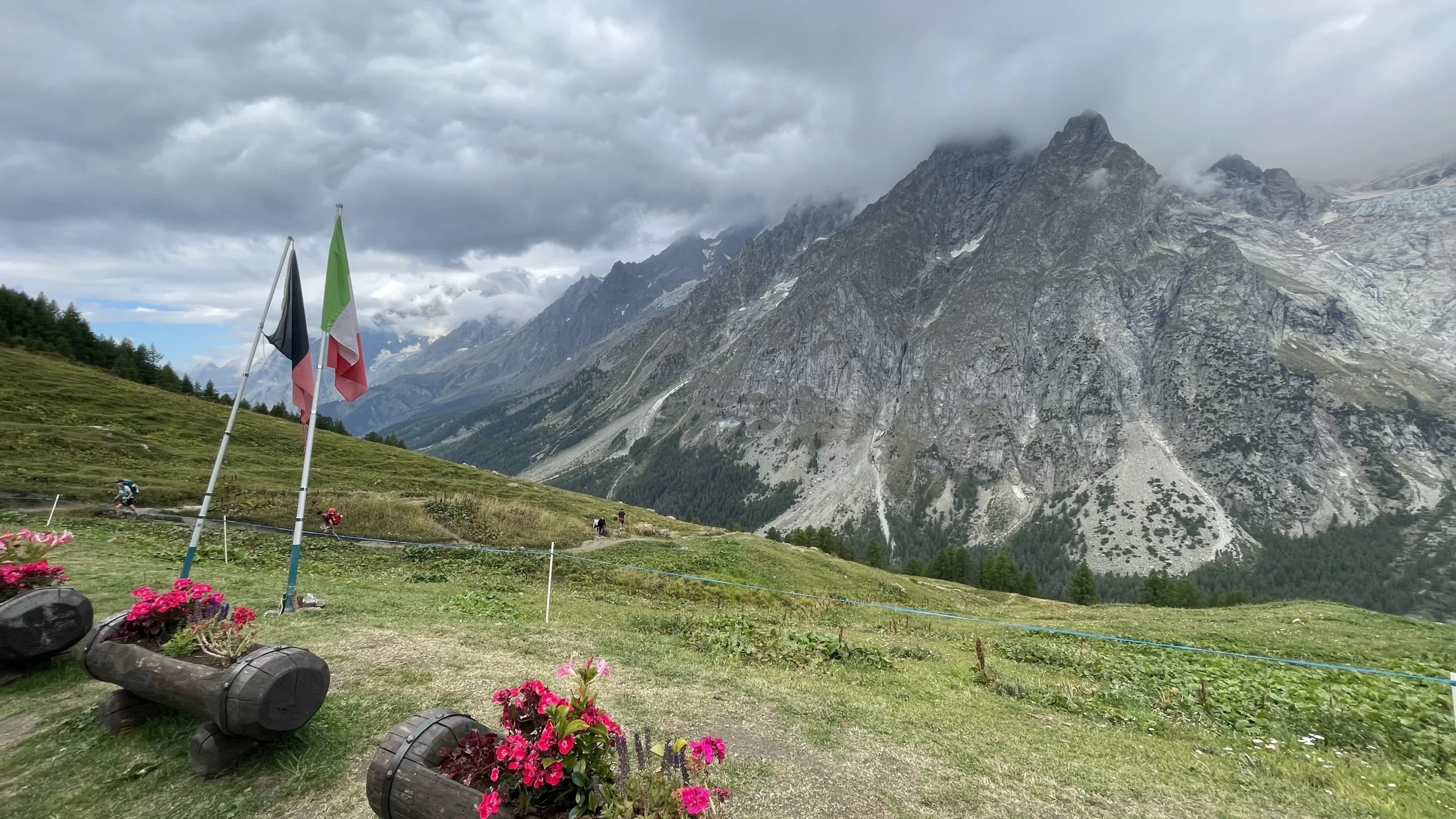 ツアーで参加するツール・ド・モンブランー日本からでも簡単・お得に予約する方法